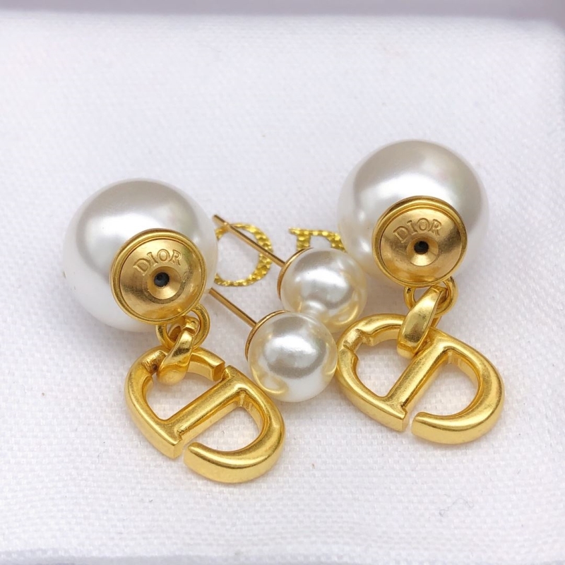 chr1st1an D10r earrings